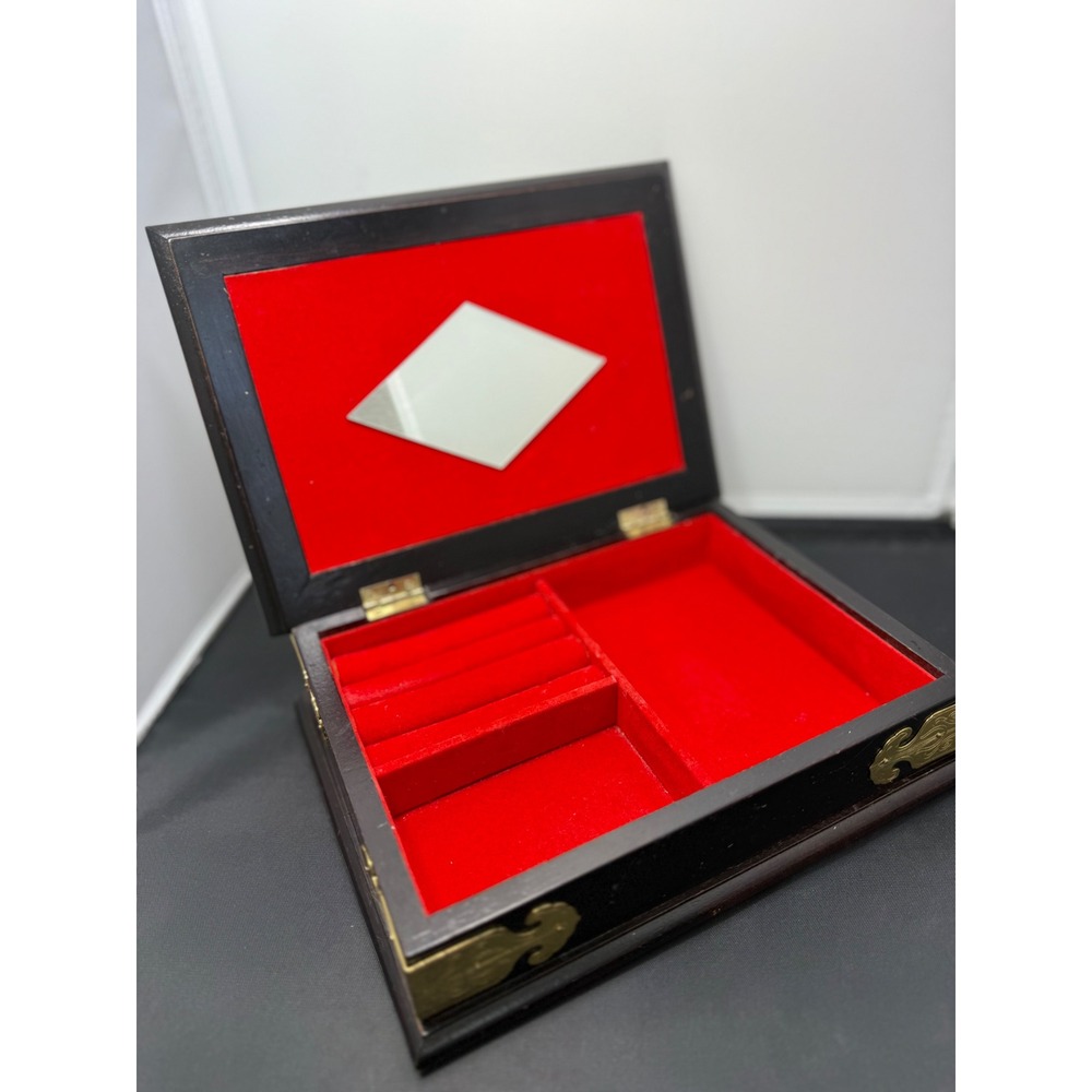 Vintage Wooden jewelry trinket box‎ with a decorative lute chest treasure